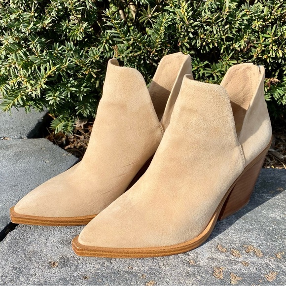 Vince Camuto Gigietta ankle bootie - Picture 4 of 13